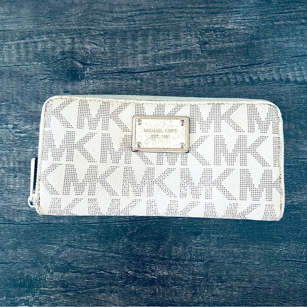 Michael Kors White Large Zip Wallet with Brown MK Logo Print - Picture 1 of 10